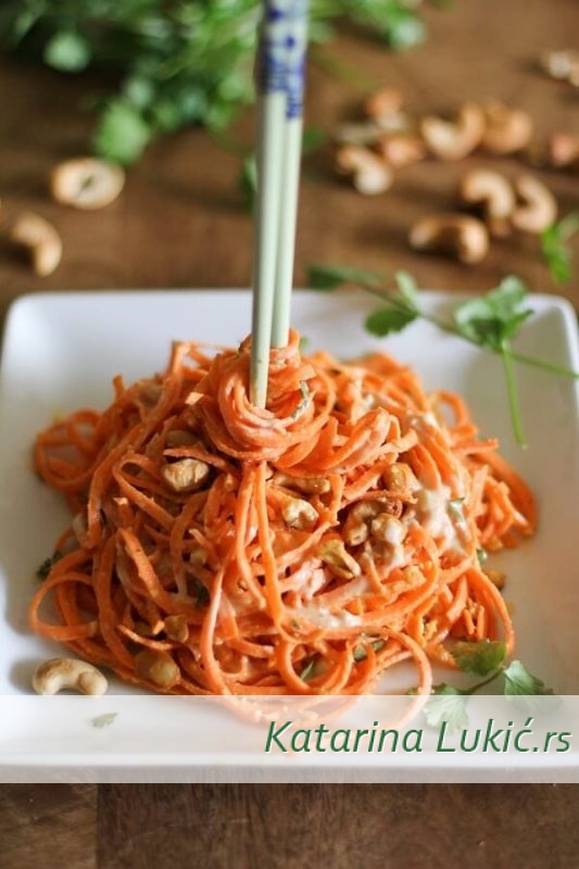 Tajlandski špageti od šargarepe 
